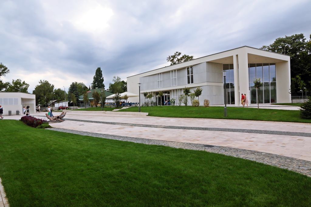 Zákonyi üzletek